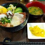Nihonshu Sakabaru Nerima Ten - 海鮮丼（午餐）
