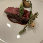 キュイエット - メインはワインビーフのフィレ