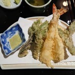 十割手打 そば処 百百百百 - 春の天ぷら盛り合わせ