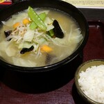 Gomi Hacchin - 野菜らーめんとライス小