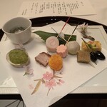 明治記念館 - 前菜（串打ち三種ほか）です。（2022年3月）