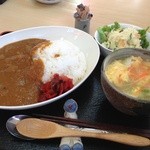 丸福 - Cランチ840円。カレーライスとスープとサラダ。