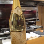 神保町 傳 - 妻は定番の発泡ぶどうジュースから。