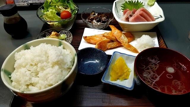 はまはま &ndash; 羽後本荘（海鮮）｜新鮮魚介と居心地の良い雰囲気で秋田の海の恵みを堪能