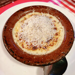レッドペッパー - マッシュポテトとペコリーノチーズのカチョエペペ
