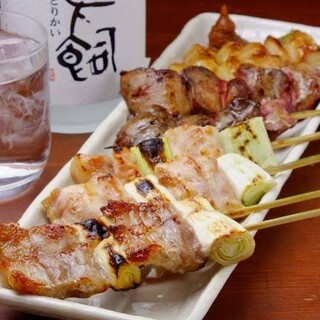 朝〆鶏や三元豚の串焼き