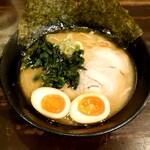 とんとことん - 味玉しょうゆとんこつラーメン(税込830円)