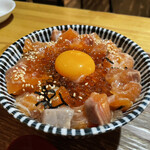 173672992 - サーモン丼