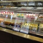 長栄堂稲葉菓子店 - ケーキのショーケース