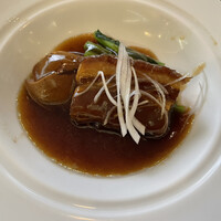 中国料理 桃李 - 豚バラ肉とアワビのオイスター煮込み