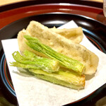 礒田 - 鱚とコシアブラの天麩羅　なんとも言えず旨い