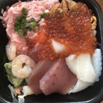 海の華 丼丸 - うおがしネタ盛りボイルエビトッピング