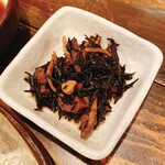 Katsusen - ひじきの煮物