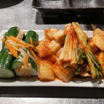 牛三 - キムチ盛り合わせ 山芋が旨い！