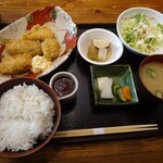 Washoku Dainingu Tsumugi - 牡蠣フライと鰆のフライ定食