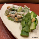 御料理 寺沢 - グリーンアスパラと松の実とトリュフの白和え