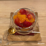 御料理 寺沢 - さくらんぼ､せとか､いちごとブルーチーズのブランマンジェ