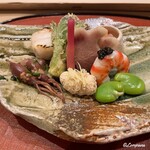 御料理 寺沢 - 一寸豆蜜煮､鯛の子､蛍烏賊の木の芽焼､車海老のキャビア載せ､鯨の畝須の自家製鯨ベーコン､甘海老海鼠腸和え､薑､楤の芽天ぷら､幸神目抜炭火焼