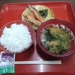 陸奥湊駅前休憩所 - 