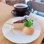 FRONT - 南山城村ほうじ茶のジェラートのバスクチーズケーキ