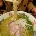 山形屋西洋酒場 - バジル豚骨ラーメン650円