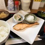 となりの食堂 - さごはち漬けの銀鮭