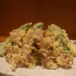 こころや - ホタルイカと春野菜天ぷらアップ