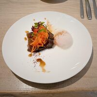 QUAND L'APPETIT VA TOUT VA ! - 前菜　カツオのマリネとキャロットラぺと温泉卵