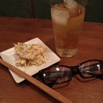 ゴーストスープ - ハイボール(\500)と付き出しのサラダ(\200)