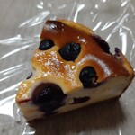 手作りマフィン レフィーユ - ベイクドチーズケーキ550円