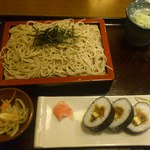 17371877 - 二八ざるそば定食(巻き寿司) 900円