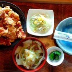 Kicchin Kurau - 鶏唐揚げ丼セット（温麺にしました）790円