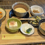 御厨 - ランチ　とろろ汁御膳(¥1,580)+生卵(¥100)