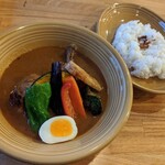 カレー&ごはんカフェ オウチ - チキンスープカレー（とろとろ）