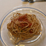 ウシマル - 生パスタにトマトソース◎