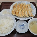 ぎょうざの満洲 - ダブル餃子定食