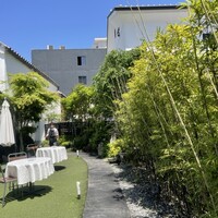 四間道レストランMATSUURA - 入口に向かうところ