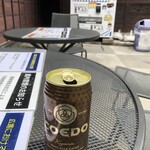 小江戸蔵里内 鏡山酒造 売店 - 近くの椅子に座って、じっくりとCOEDOを堪能しました。