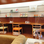 森のらくだ - 店内