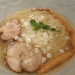 支那そばや 新横浜ラーメン博物館店 - 焦がしGyuミニらぁ麺ｱｯﾌﾟ