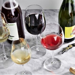 Featured wines and drinks gathered by sommeliers with their unique planning skills