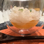 ナベノ-イズム - 生姜のコンフィチュール、フロマージュブランのムースと合わせ爽やかなミント香るバカルディのグラニテ、カクテル『スコーピオン』のインスパイア