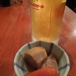 （2013/1月）お通しは海老芋の煮もの。マスター手作り煮物が美味しい！