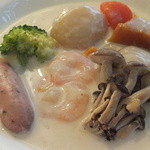 ホテルマイステイズプレミア札幌パーク - 「北海道産ミルクの濃厚クリームシチュー」：温野菜や茹でた魚介を後から加えた為に、シチューとしての一体感は無かった。。。