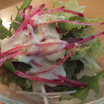 ホテルマイステイズプレミア札幌パーク - 「野菜サラダ」：レタス・キャベツ・水菜の上に赤大根をトッピング！