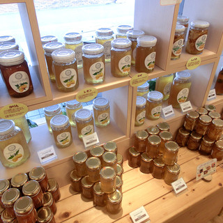 山田養蜂場お菓子工房 ぶんぶんファクトリー_2