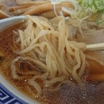 中華そば 琴の - 中太の縮れあり。食感はぼそっとした感じ。