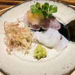 温石 - 奥が黒ムツ。浜防風がトッピング。手前は泥障烏賊