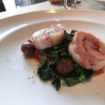 前菜の赤鶏のバスケーズ