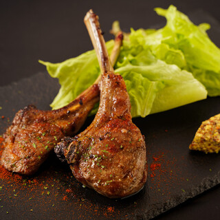 圧倒的コスパのお肉！“スプリングラム”は秀逸の一品。